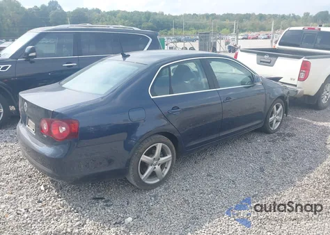 2010 Volkswagen Jetta Tdi z USA, uszkodzony, nr VIN 3VWRL7AJ6AM086568
